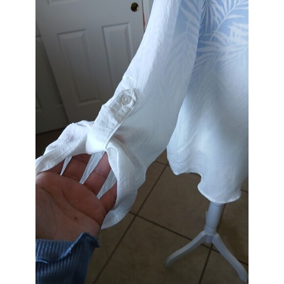 Fyve Womens Button Up Shirt Size 1X Ombre Blue White V Neck Roll Tab Lightweight - Picture 5 of 16